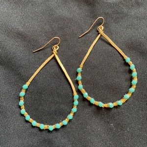 Turquoise / gold earrings.